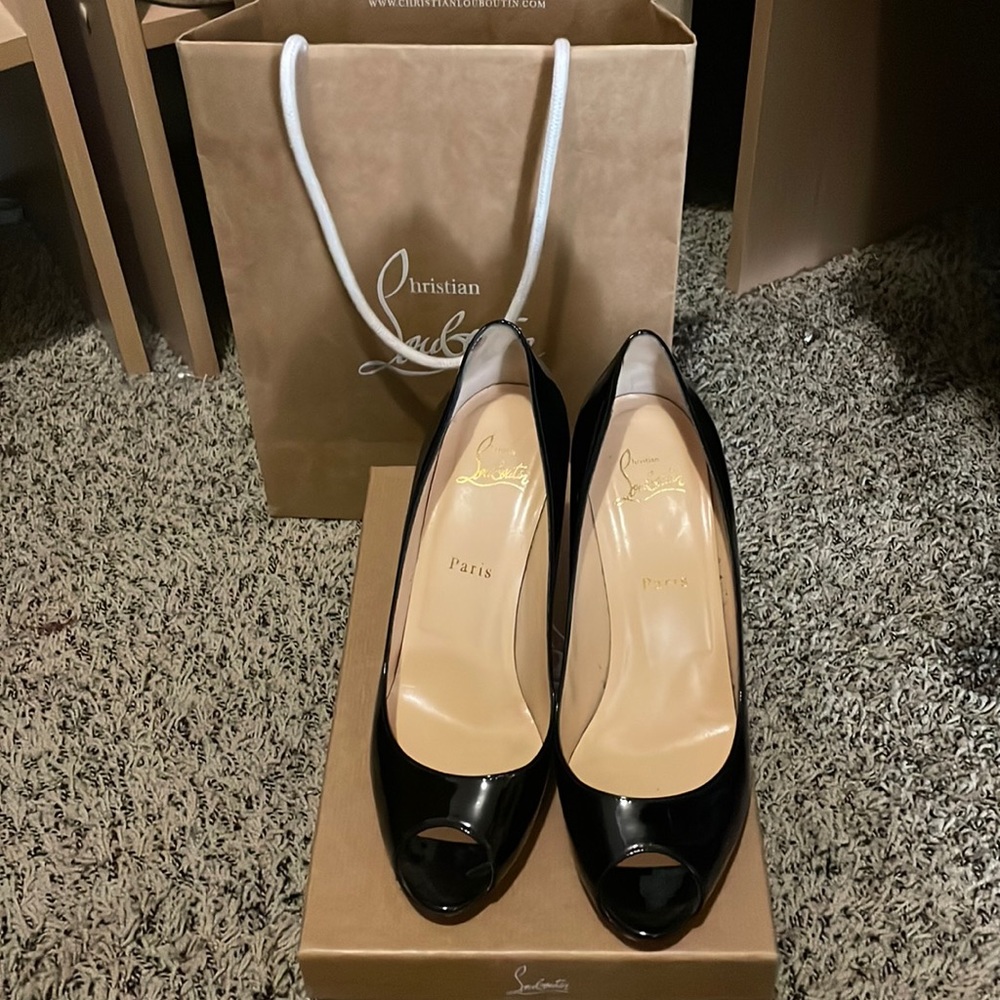 Christian Louboutin Yootish 85 Patent Size 39 Worn 3 times.